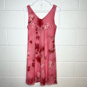 < Vintage 90’s Connected Apparel Pink Floral Dress >